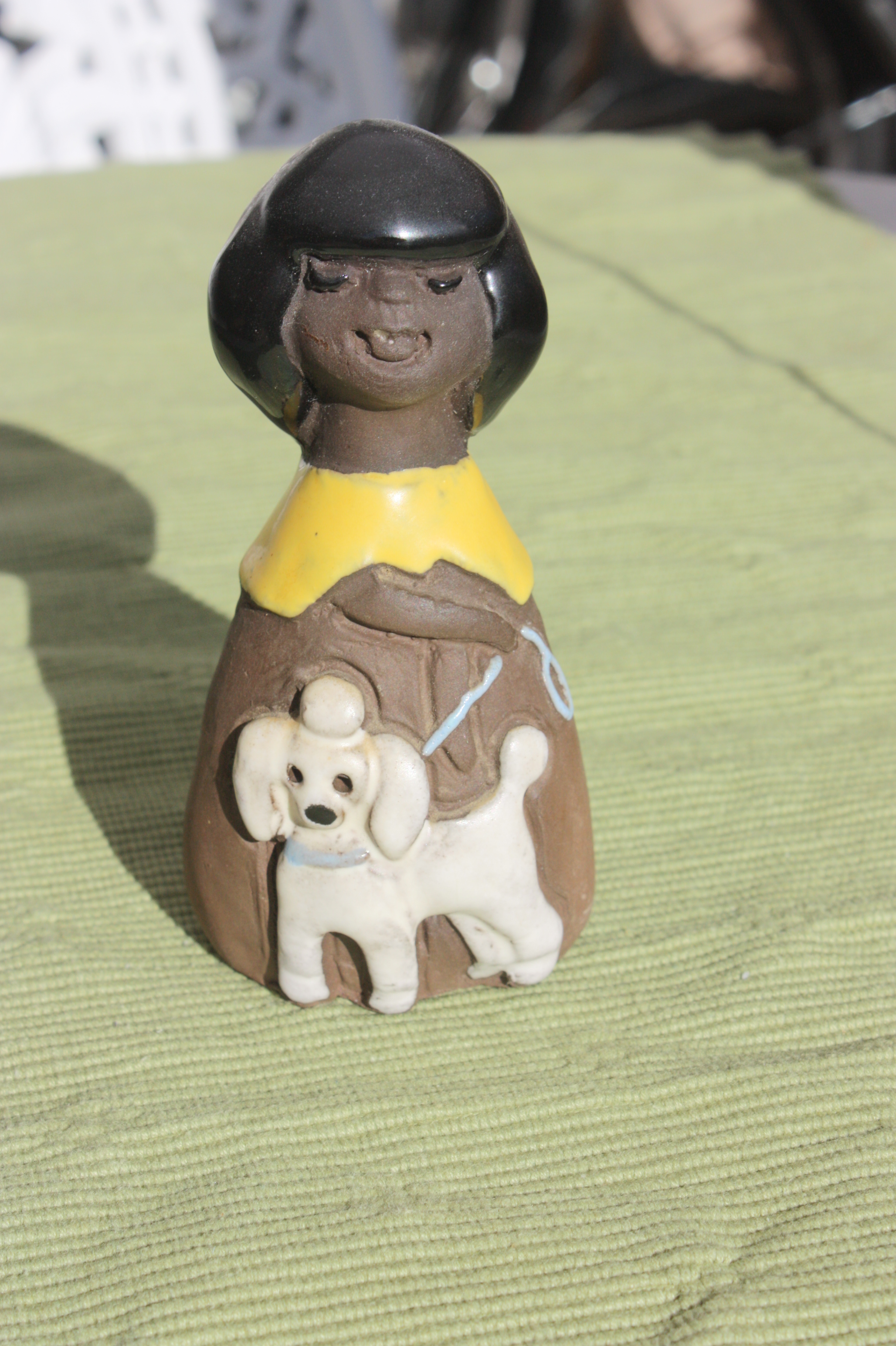C29, Flicka med hund.JPG